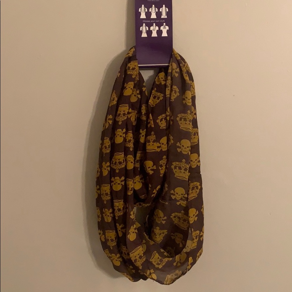 Brown Skull & Crown Scarf